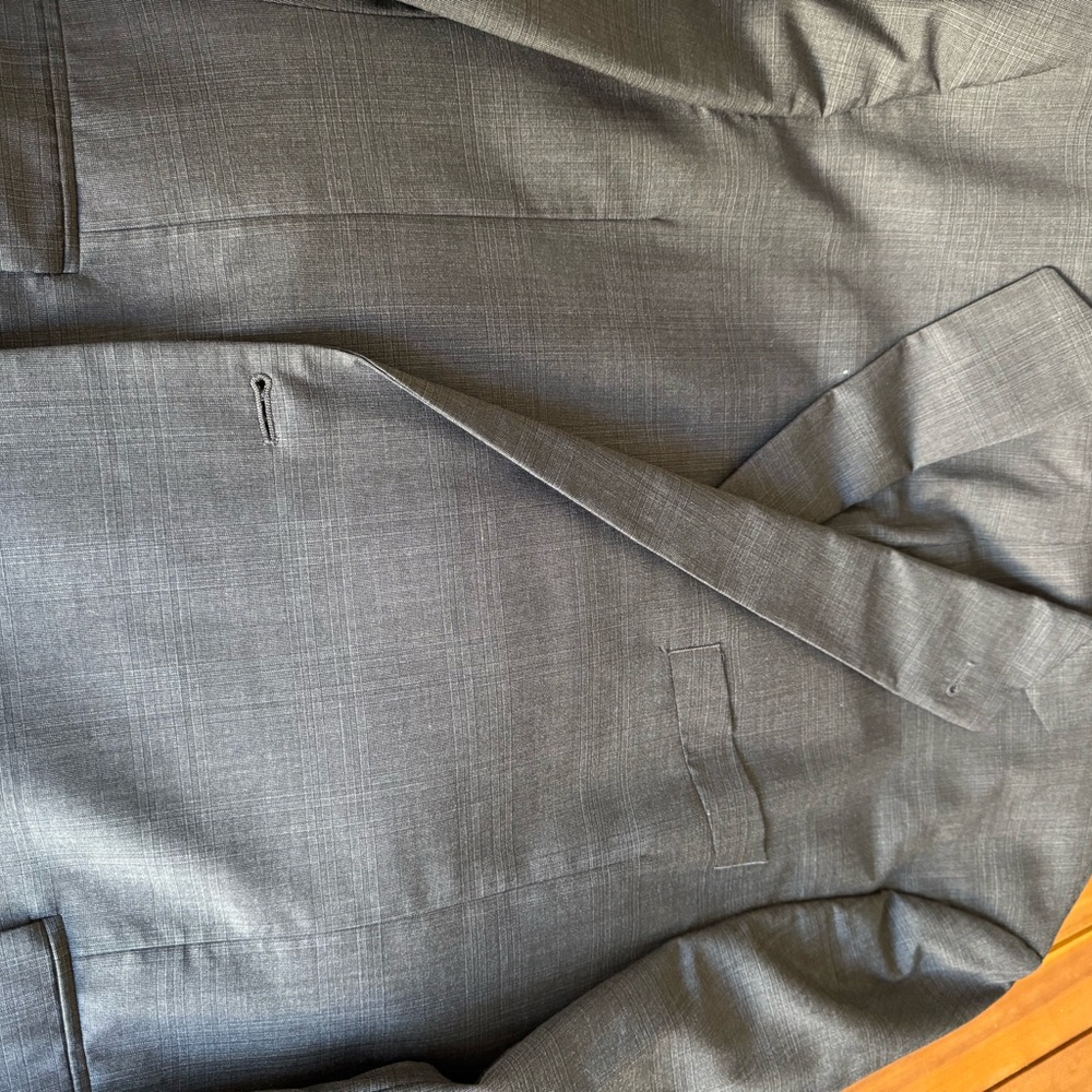 Men's Gray Patterned Suit